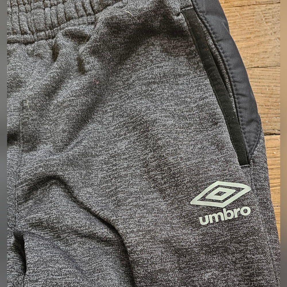 Boys Fleece Lined Umbro Athletic Pants - Picture 7 of 8
